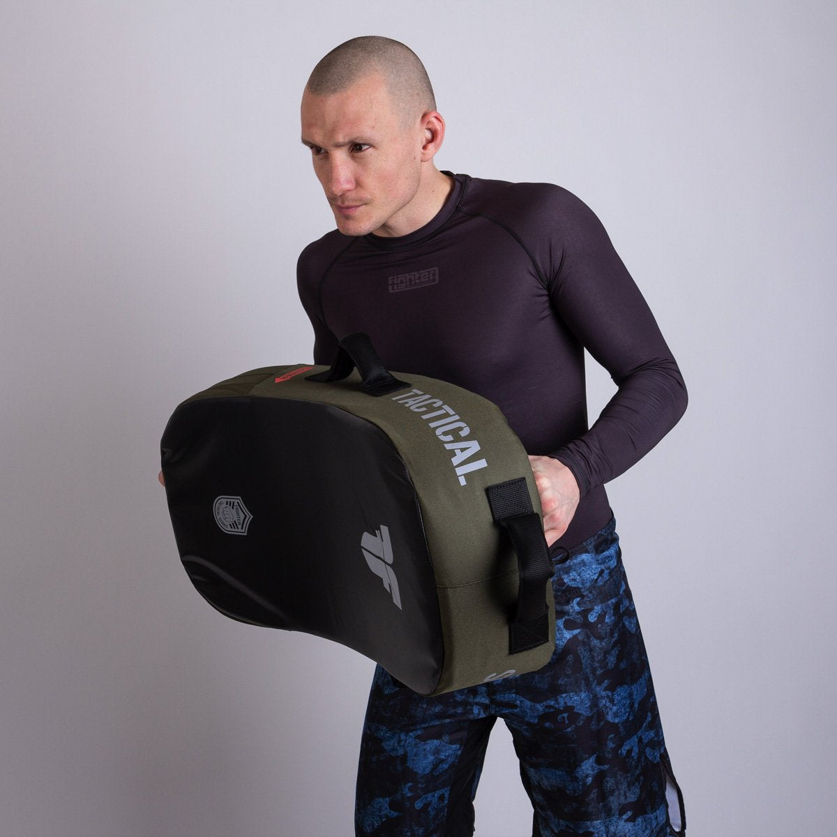 Fighter Kicking Shield - MULTI GRIP - TAKTISCHE SERIE - Grün