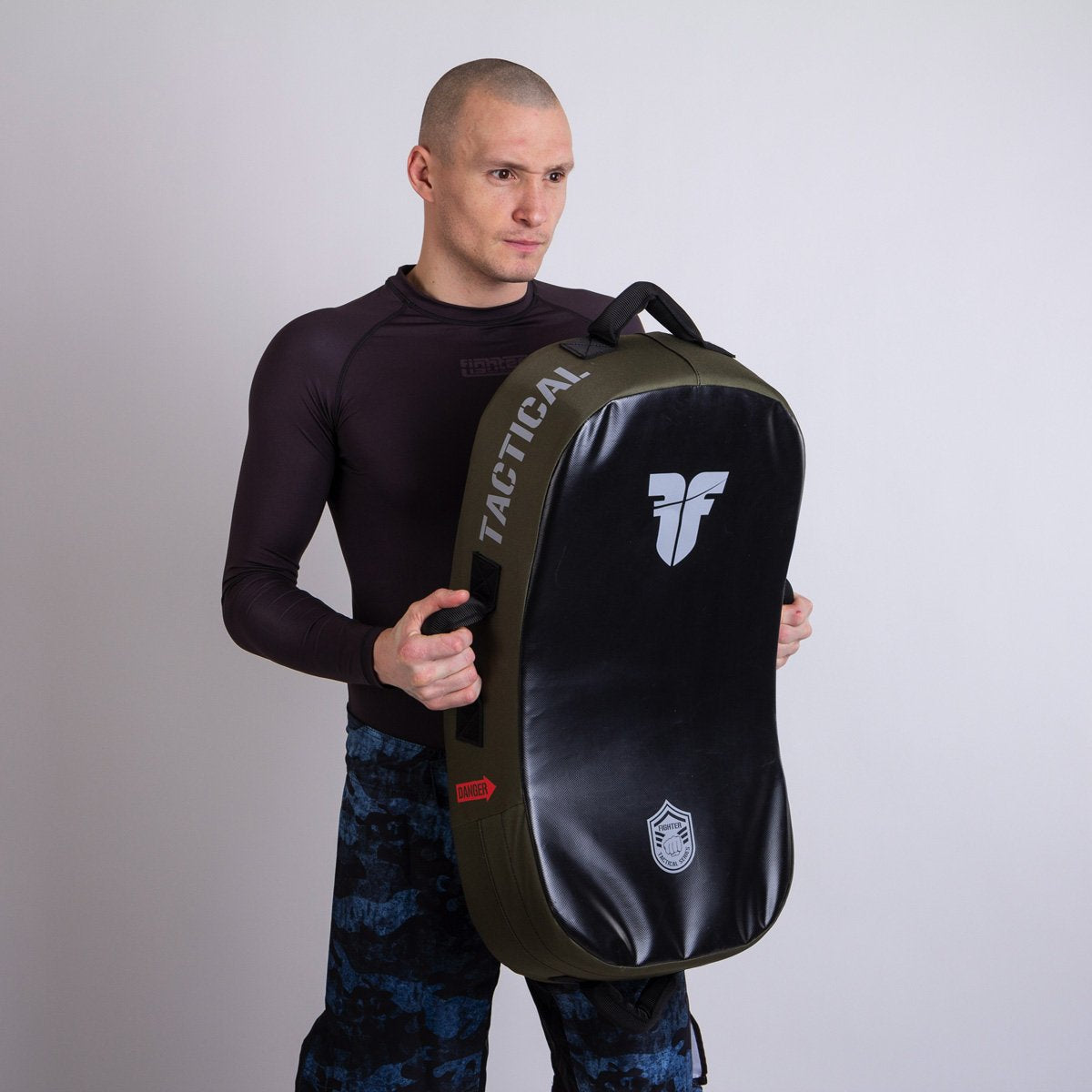 Fighter Kicking Shield - MULTI GRIP - TAKTISCHE SERIE - Grün