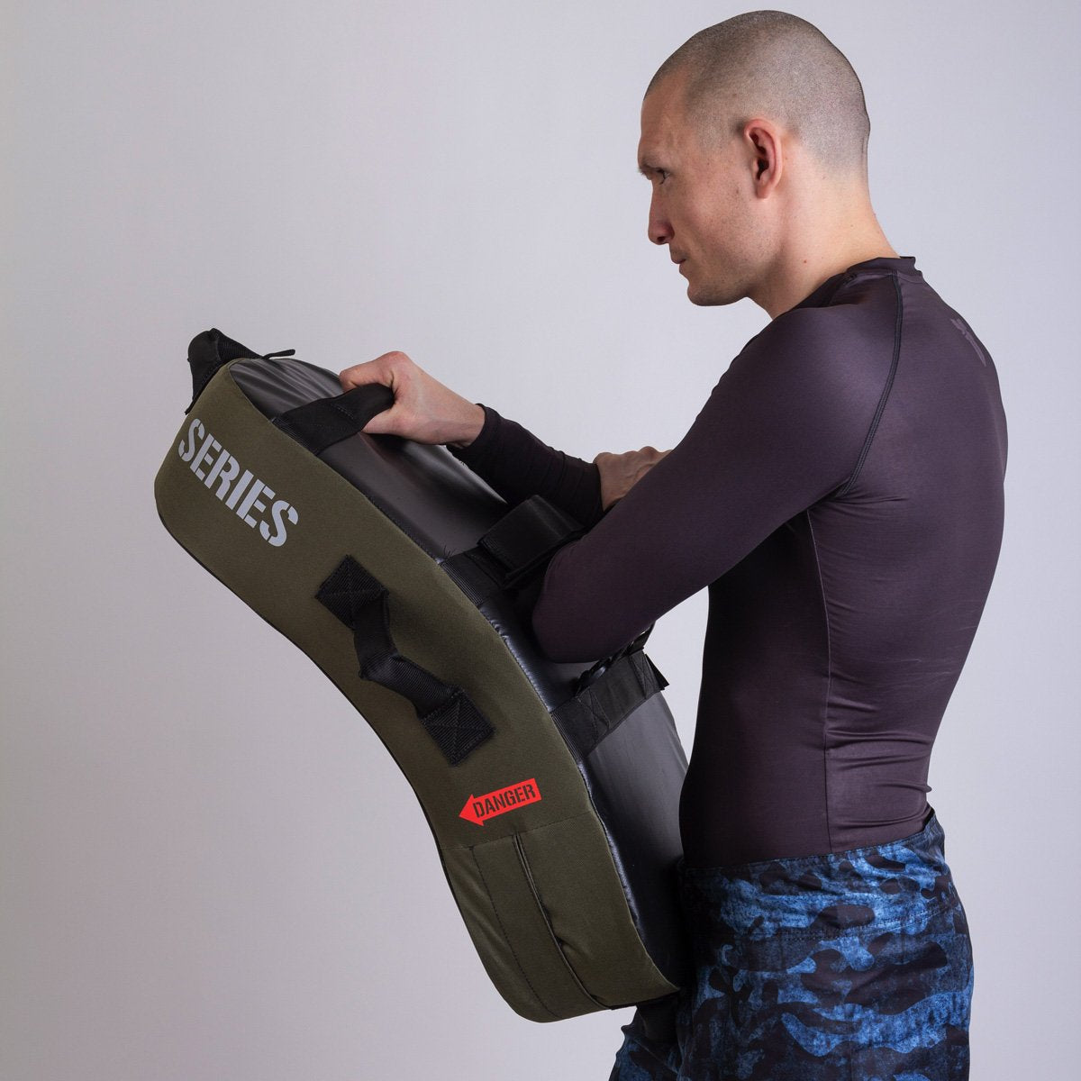 Fighter Kicking Shield - MULTI GRIP - TAKTISCHE SERIE - Grün